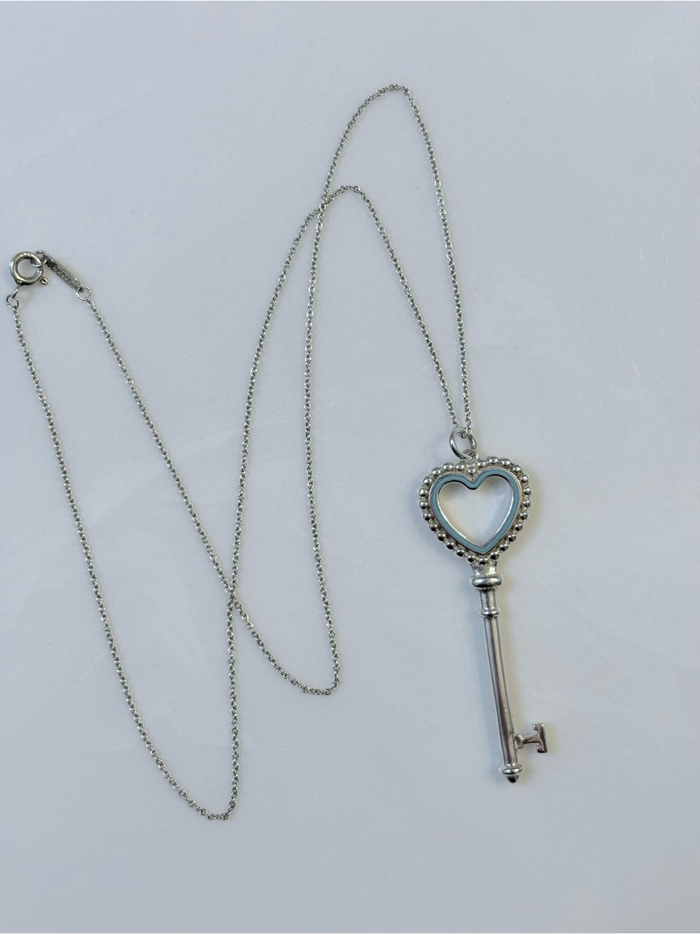 Tiffany & Co. enamel and sterling silver heart key pendant necklace with chain - Picture 2 of 9
